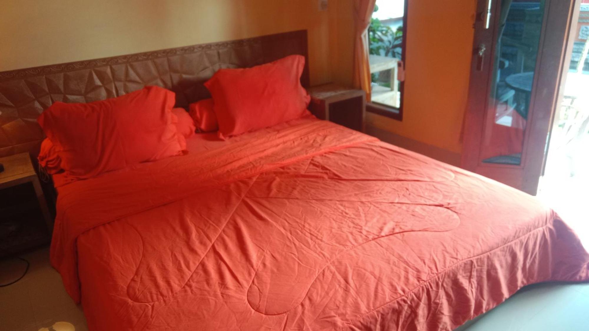 Artawa House Homestay *